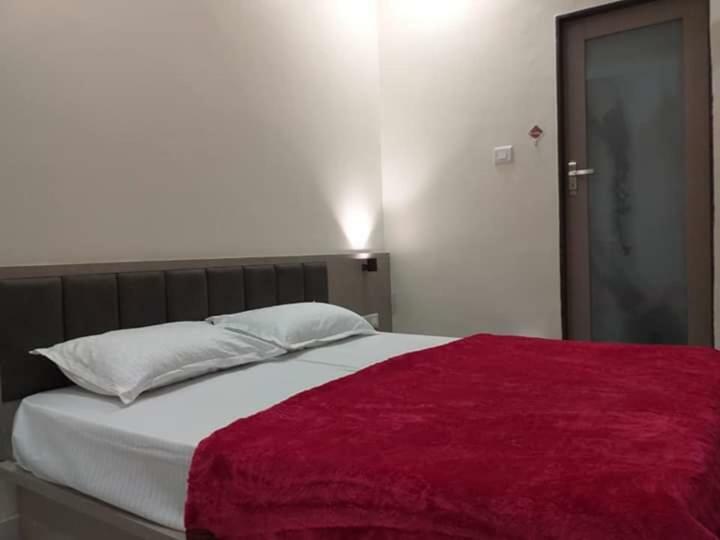 Hotel Diamond Castle Pali  Экстерьер фото